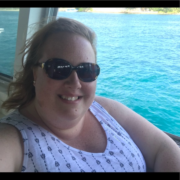 Meet your Posher, Emily - Picture 6 of 6